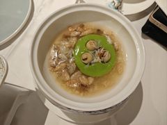 榄仁蟹肉烩鲜莲-广州酒家(文昌总店)