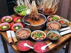 -咏勝锑锅麻辣烫(净居寺路总店)
