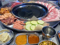 -哈哈碳都·牛肋条无限自助烤肉(台江万达店)
