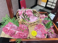 -山川小町·极番烧肉(新地假日广场店)