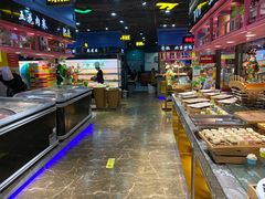 自助取餐区-苏格里岛自助烧烤百汇