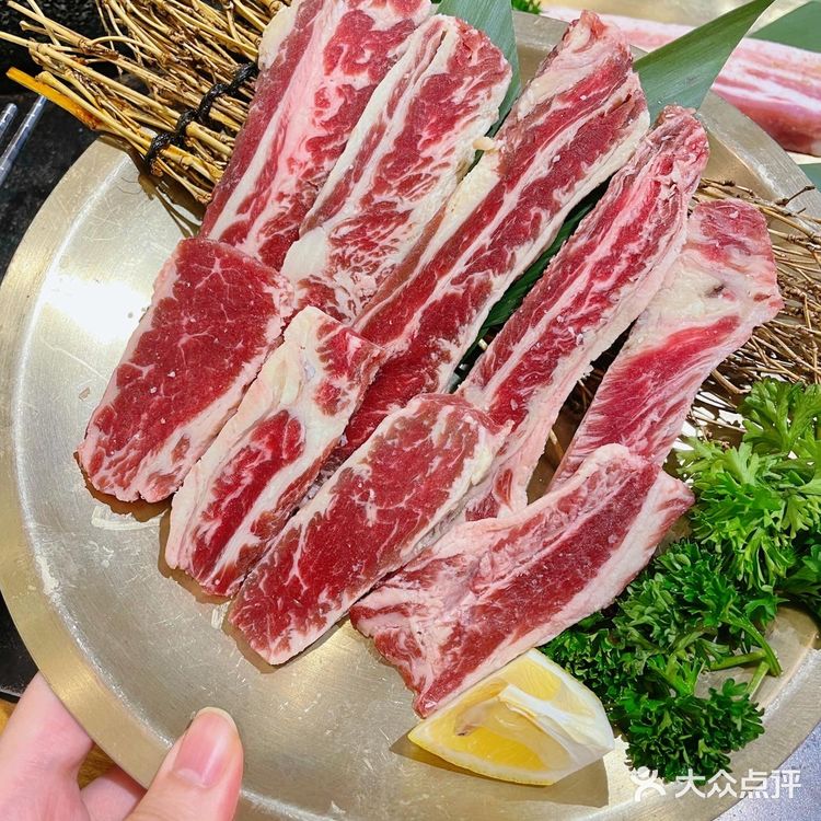 这个烤肉双人餐量好大我们仨人都没吃完……