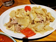 杏鲍菇竹耳爽肉片-十三式重庆江湖菜(金茂览秀城店)