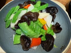 -云海肴·汽锅鸡·云南菜(天山百盛优客店)