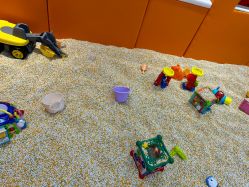 -爱婴室(上海浦建路店)