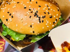 安格斯厚牛培根堡-麦当劳(湖光北街店)