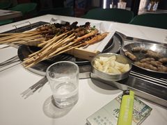 -山野的朋友露营炭火烤肉