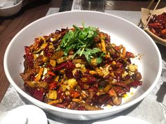 三江三椒绝情兔-渔语鱼新川菜Bistro(万象天地店)