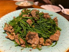 沙葱炒羊肉-蒙古苍狼蒙餐