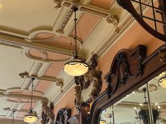 -Majestic Café
