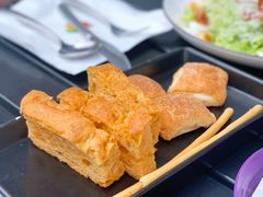 餐前面包蒜黄油-安妮意大利餐厅(世贸天阶店)