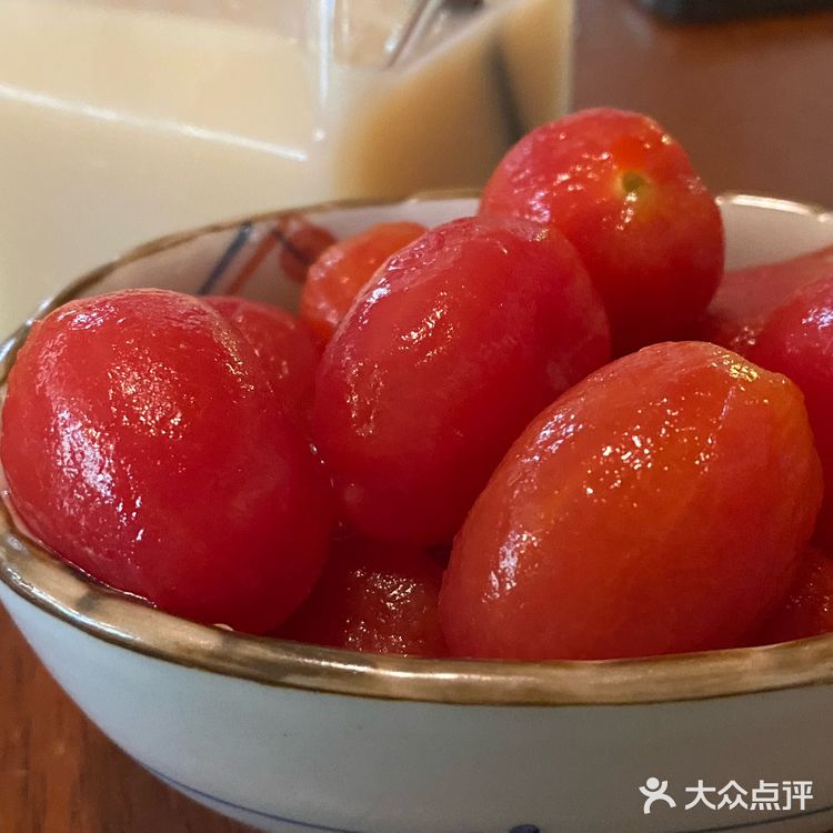 三月的烟雨飘摇到南方