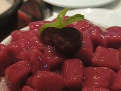 杨梅冰汤圆-捞神煲汤火锅(湖滨商业街店)