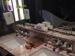 -上海浦东丽思卡尔顿酒店