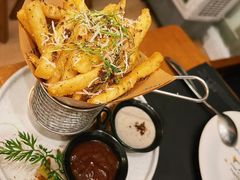 -Mark&Mars Restaurant