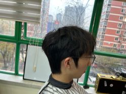 -米娜男士新国潮理发馆