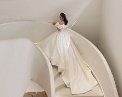 -艾米丽婚纱礼服