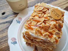 -半勺舒舒生日蛋糕店