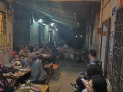 大堂-华哥新鲜猪精品美食