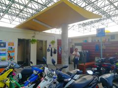 公园门口的更衣室-二龙喉公园