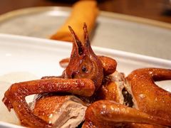 蝴蝶里招牌乳鸽-蝴蝶里·粤菜·点心(龙湖天街&滨江店)