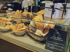 -星巴克(港汇1号办公楼店)