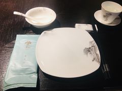 餐具摆设-羲和雅苑•北京烤鸭(陆家嘴中心店)