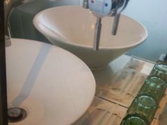 -卡罗酒店(东门晒布地铁站店)