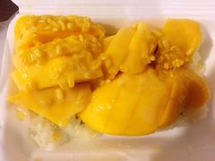 -芒果糯米饭摊子