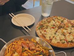 -满格嗦新疆椒麻鸡火锅.炒米粉(川大江安校区店)