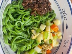 炸酱面-秦君宝手擀菠菜面(金花路店)
