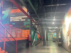 -极限PLAY运动娱乐新世界·团建派对表演休闲馆·室内高空游乐园