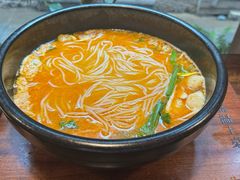 -银米·云南传统过桥米线(双廊黑金冠店)