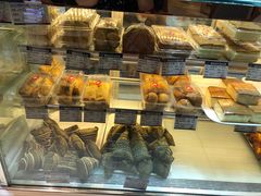 -白玉兰食品甜凤店(合生汇店)