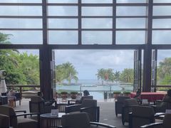 -亚龙湾喜来登·美景台大堂吧