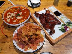 -老滇山寨•云南特色菜•地方菜•民族风情歌舞表演(金碧店)