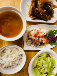 -卓玥国际月子会所(罗山路店)