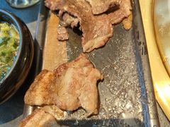 -铭牛烧肉·和牛海鲜自助(高新月牙湖店)