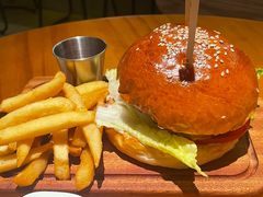 -三勾JJJ Burger&Coffee(梅溪湖店)
