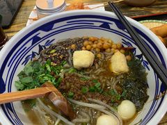 -胡大怪手工酸辣粉(安亭店)