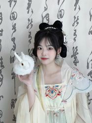 -一揽芳华汉服旗袍体验馆(拙政园店)