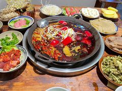 -四小区火锅·巷子里的重庆火锅(花照壁店)