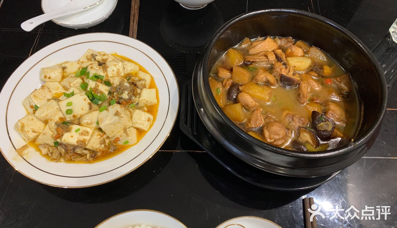 那时候黄焖鸡刚刚兴起，味道好分量足