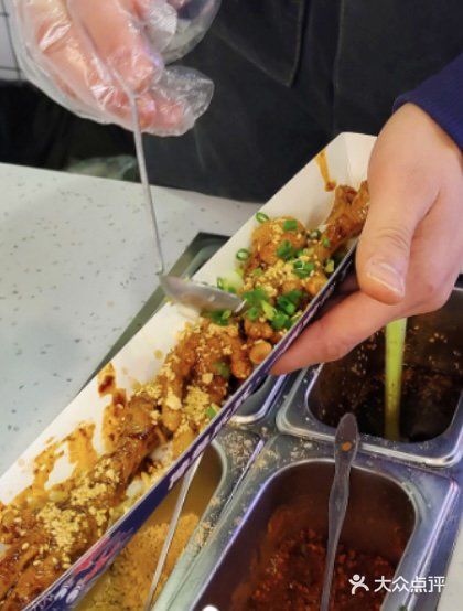 来成都bi吃的正宗卤鸡爪，一口沦陷！