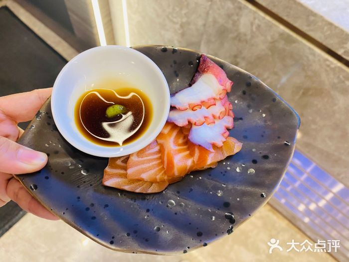 东莞旗峰山酒店及行政公寓·莱斯西餐厅图片