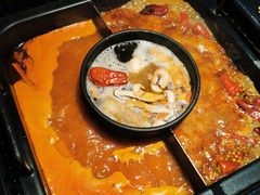 -老牌坊云南鱼豆花火锅(哈西万达店)