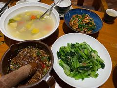 -老滇山寨•云南特色菜•地方菜•民族风情歌舞表演(金碧店)