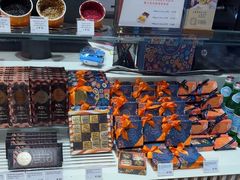 -VENCHI 闻绮(上海佛罗伦萨小镇店)