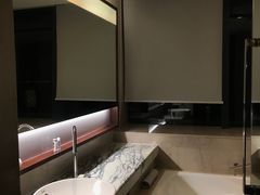 -上海龙之梦万丽酒店