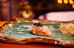 Peony Shrimp and Caviar Sushi